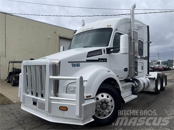 Kenworth T880 Autotractoare
