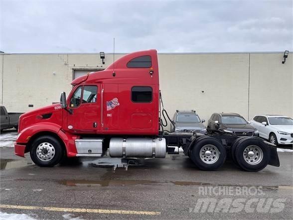 Peterbilt 587 Autotractoare