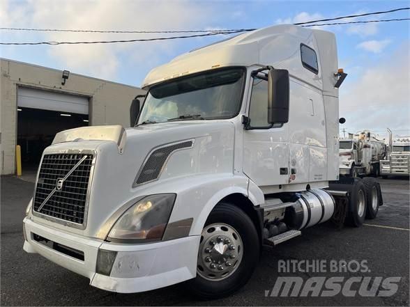 Volvo VNL64T670 Autotractoare