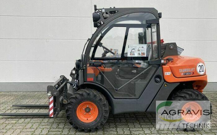 Ausa T144H Manipulatoare agricole
