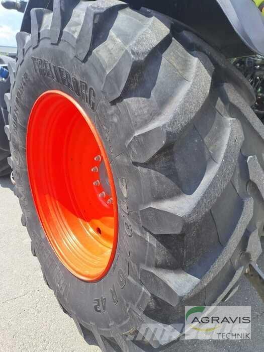 CLAAS AXION 870 Tractoare