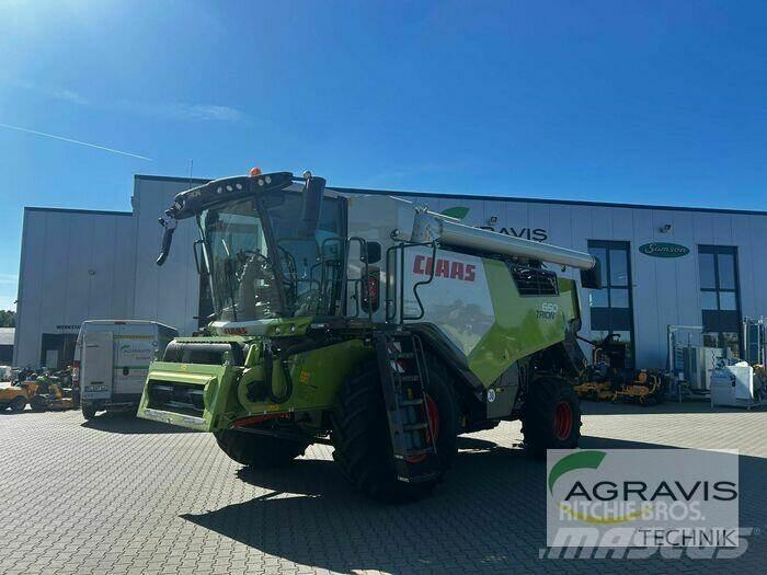 CLAAS TRION 650 Combine de secerat