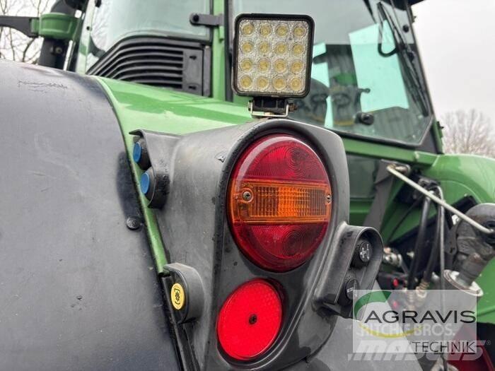 Fendt 712 VARIO Tractoare