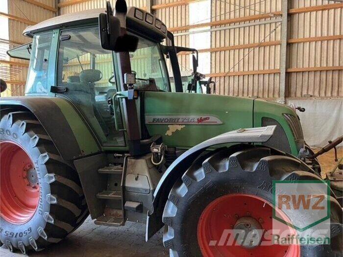Fendt 714 Tractoare