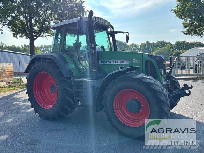 Fendt 714 VARIO Tractoare