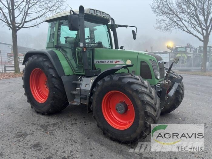 Fendt 714 VARIO Tractoare