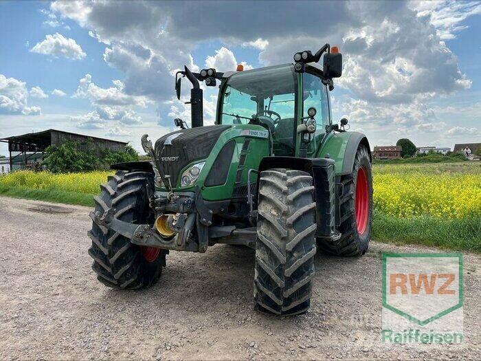 Fendt 718 Vario Tractoare