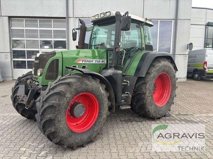 Fendt 718 VARIO Tractoare