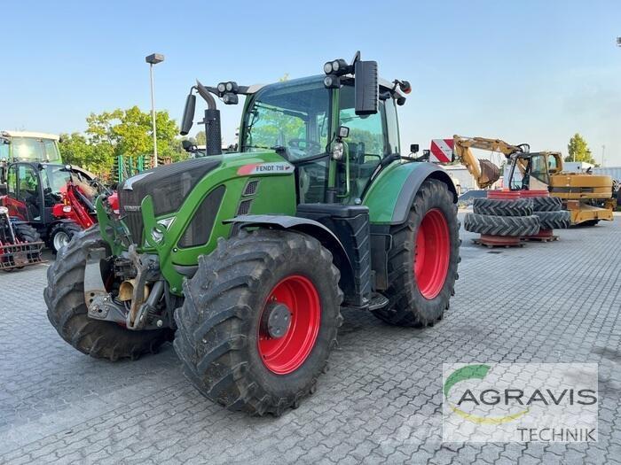 Fendt 718 VARIO S4 Tractoare