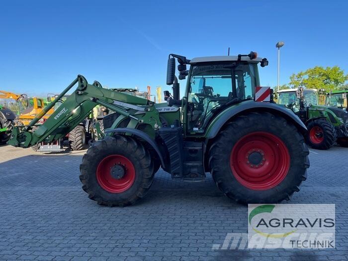 Fendt 718 VARIO S4 Tractoare