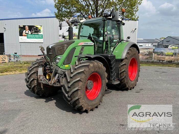 Fendt 724 VARIO S4 Tractoare