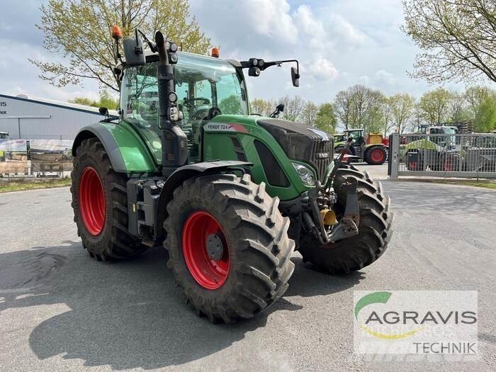 Fendt 724 VARIO S4 Tractoare