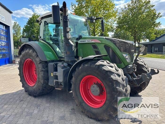 Fendt 724 VARIO S4 Tractoare