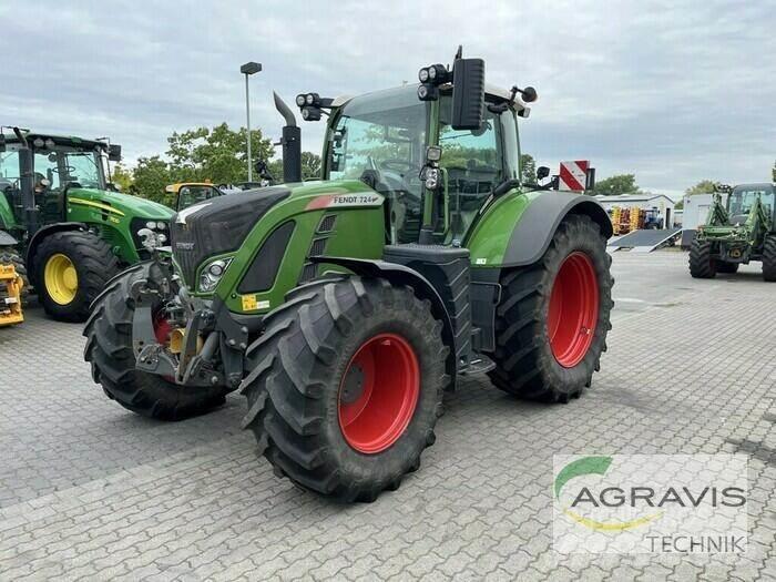 Fendt 724 VARIO S4 Tractoare