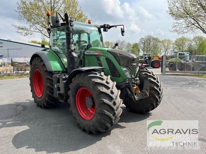 Fendt 724 VARIO S4 Tractoare