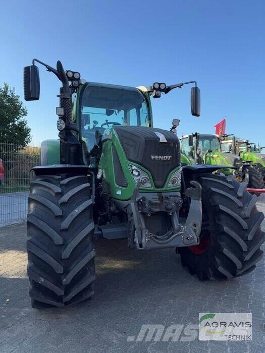 Fendt 724 VARIO S4 Tractoare