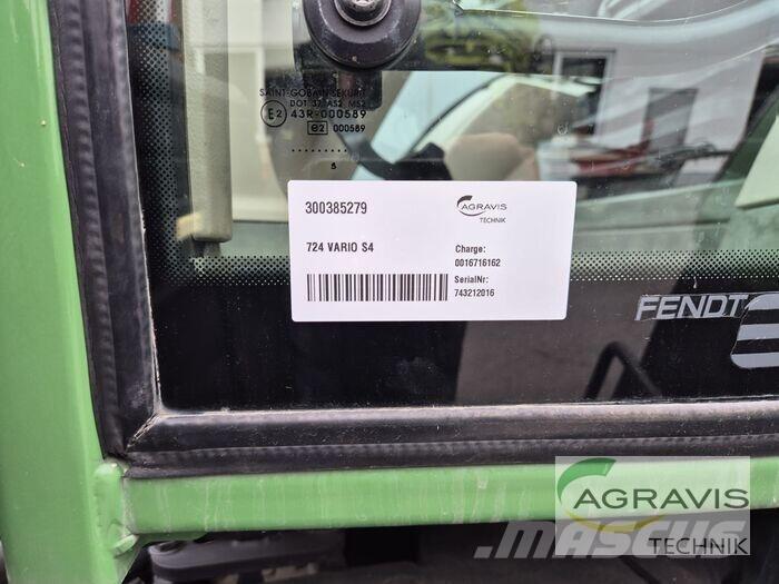 Fendt 724 VARIO S4 Tractoare
