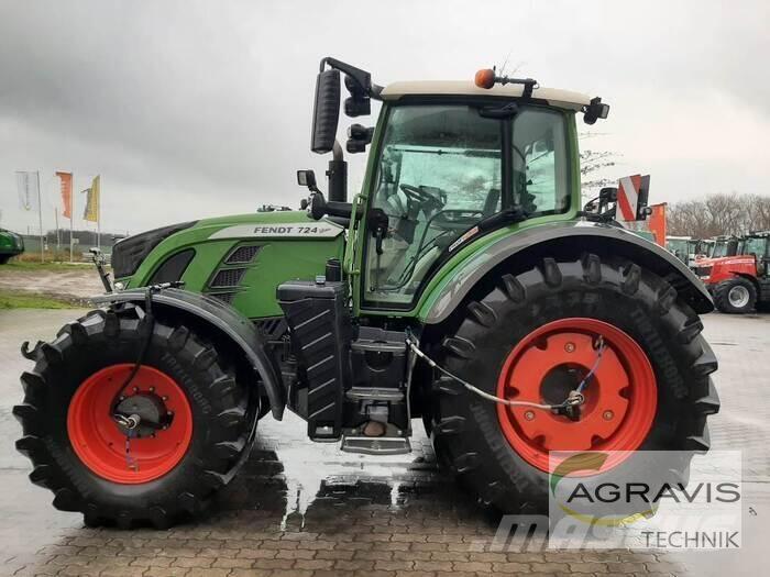 Fendt 724 VARIO S4 Tractoare