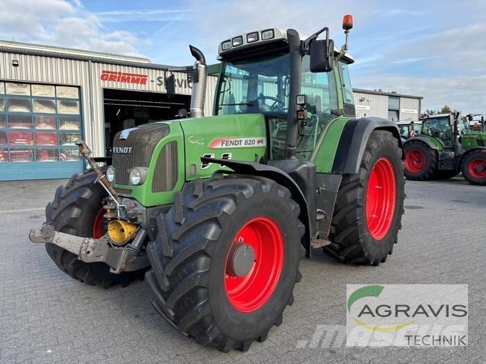 Fendt 820 VARIO Tractoare