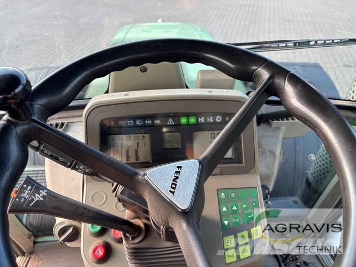 Fendt 820 VARIO Tractoare