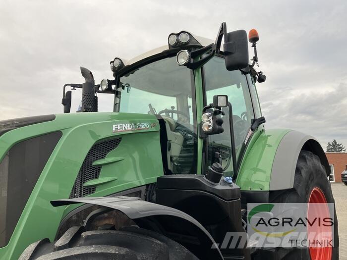 Fendt 826 VARIO S4 Tractoare
