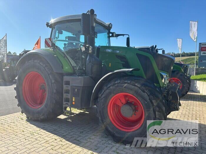 Fendt 828 VARIO S4 Tractoare
