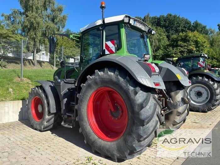 Fendt 828 VARIO S4 Tractoare