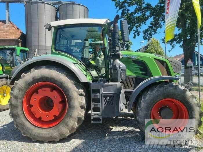 Fendt 828 VARIO S4 Tractoare