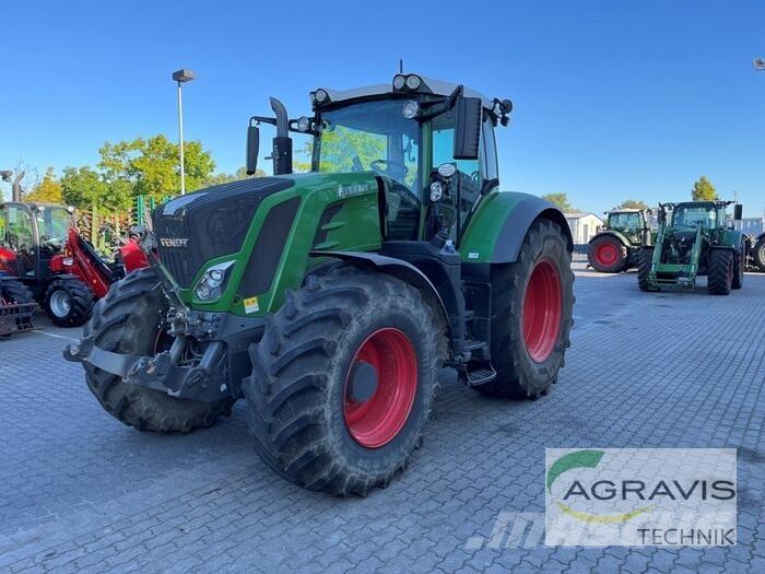 Fendt 828 VARIO S4 Tractoare