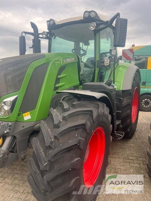 Fendt 828 VARIO S4 Tractoare