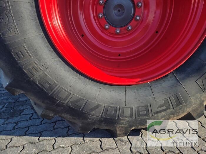 Fendt 828 VARIO S4 Tractoare