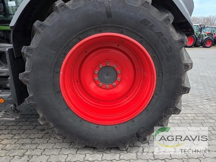 Fendt 828 VARIO S4 Tractoare