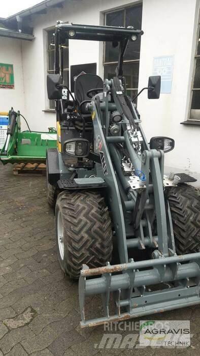 GiANT G2200E-3 Incarcator pe pneuri