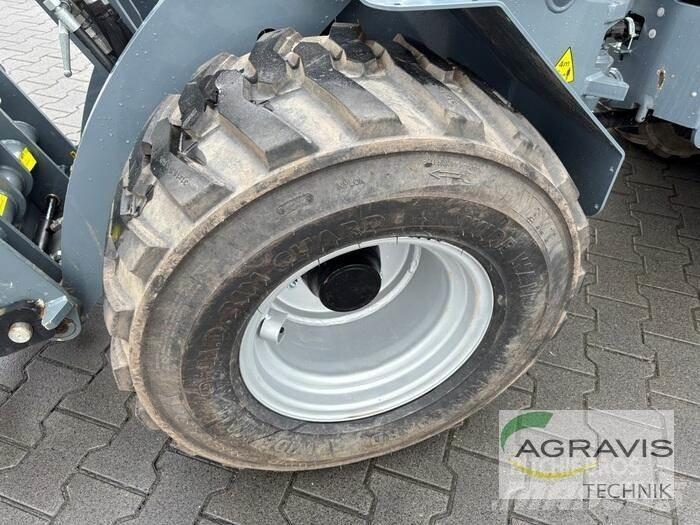 GiANT G2500 HD Incarcator pe pneuri