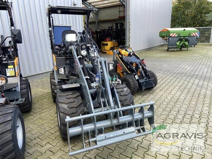GiANT G2700E Utilaje construcții - Altele