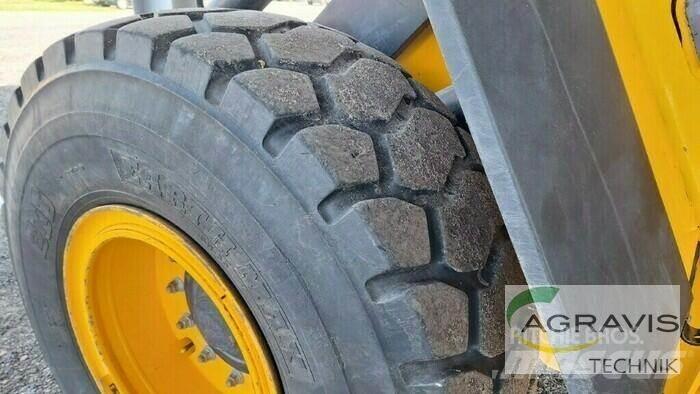 JCB 437 HT Incarcator pe pneuri