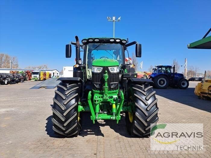 John Deere 6215 R Tractoare