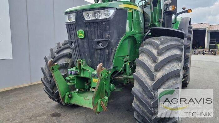 John Deere 7270 R Tractoare