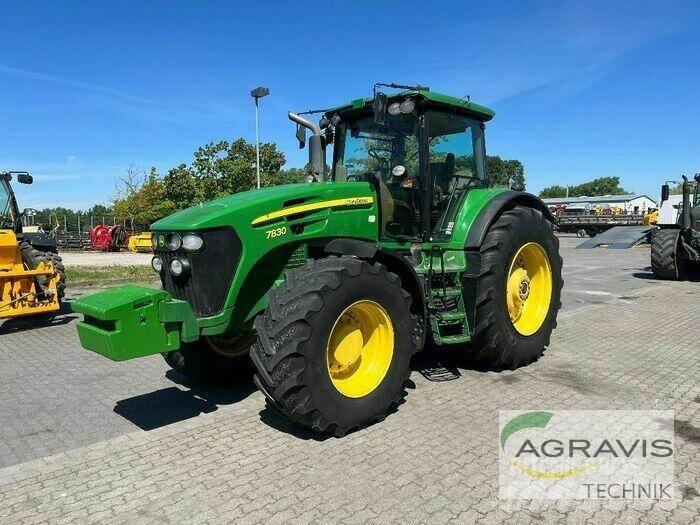 John Deere 7830 Tractoare