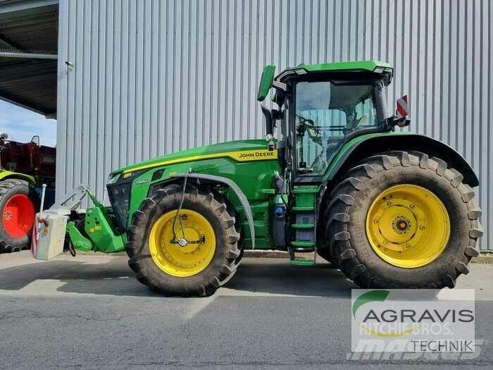 John Deere 8310 R Tractoare