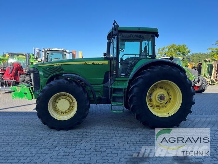 John Deere 8320 Tractoare