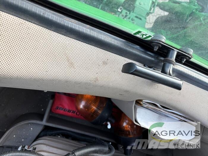 John Deere 8320 R Tractoare