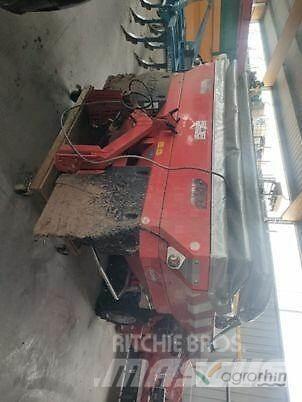 Kuhn Axis 20.1W Împrastierea mineralelor