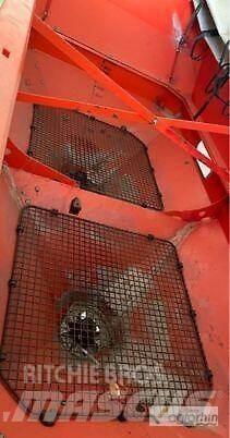 Kuhn Axis 40.1W Împrastierea mineralelor