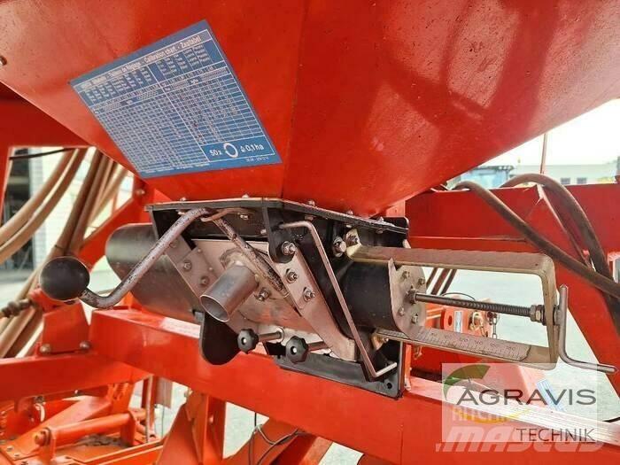 Kuhn HR 3003 Grapa si pluguri rotative