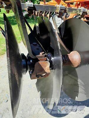 Kuhn XM32 Grape