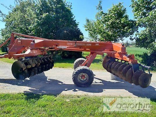 Kuhn XM32 Grape