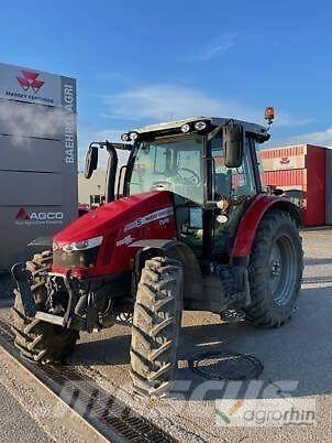 Massey Ferguson 5713S Tractoare