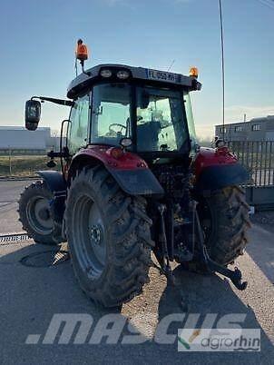 Massey Ferguson 5713S Tractoare