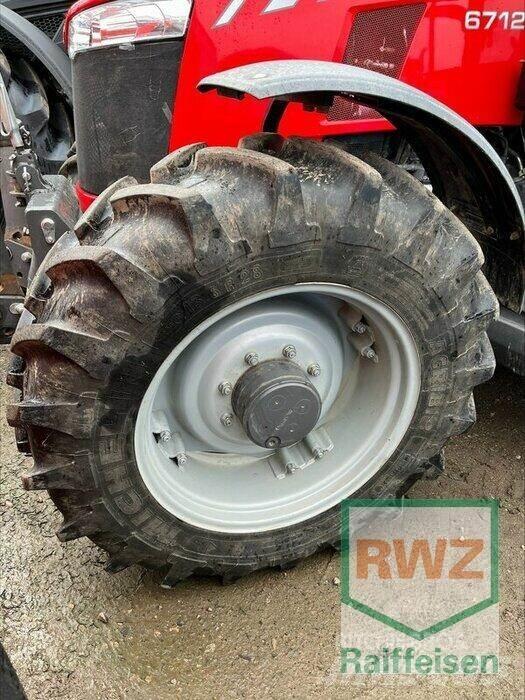 Massey Ferguson 6712 Tractoare